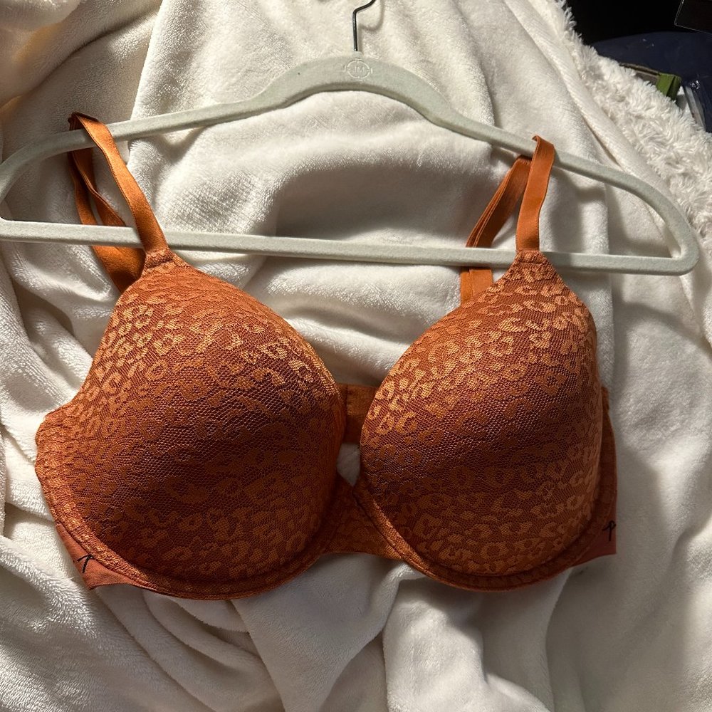Victoria's Secret PINK, Wear Everywhere, lightly lined bra, size 34DDD.